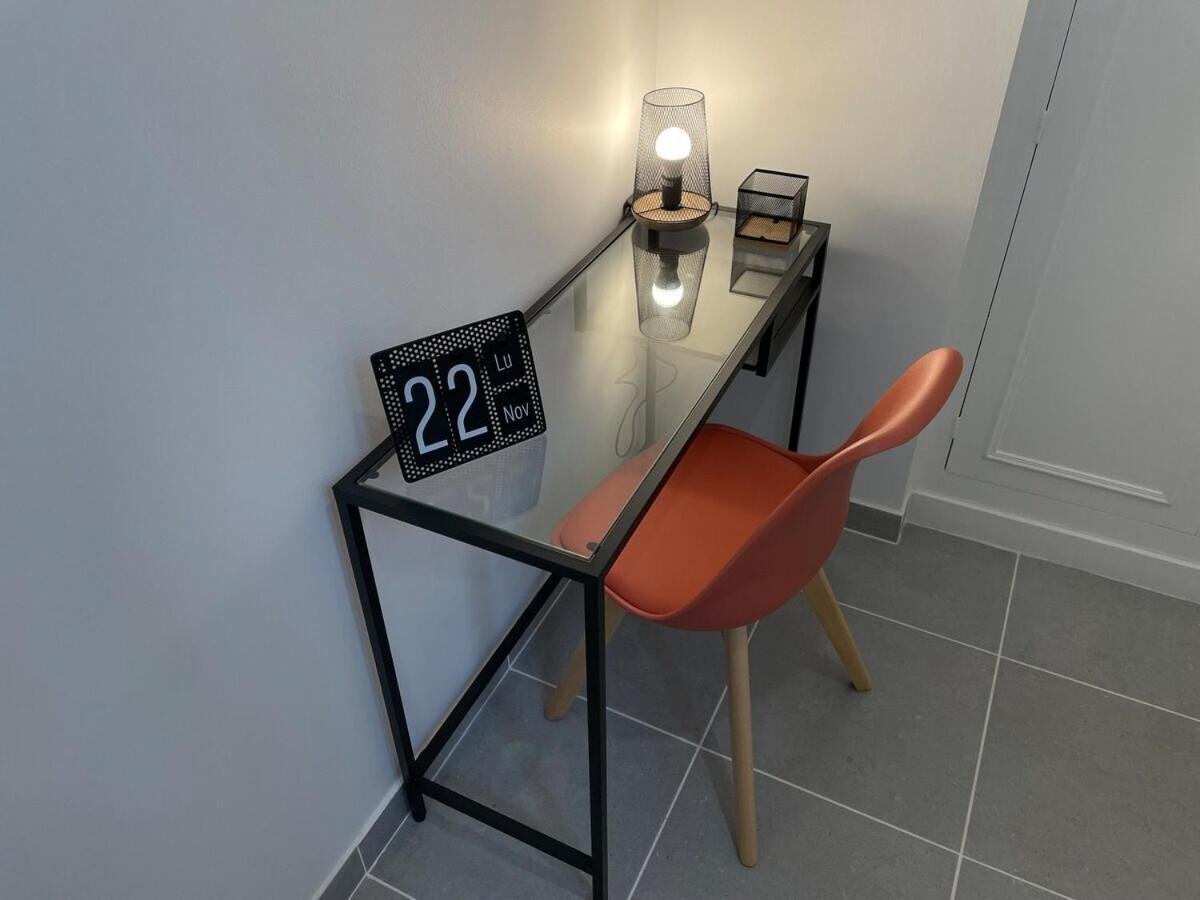 Apartament Le Familial Proche Gare Sens Zewnętrze zdjęcie