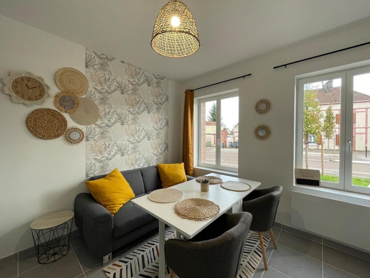 Apartament Le Familial Proche Gare Sens Zewnętrze zdjęcie